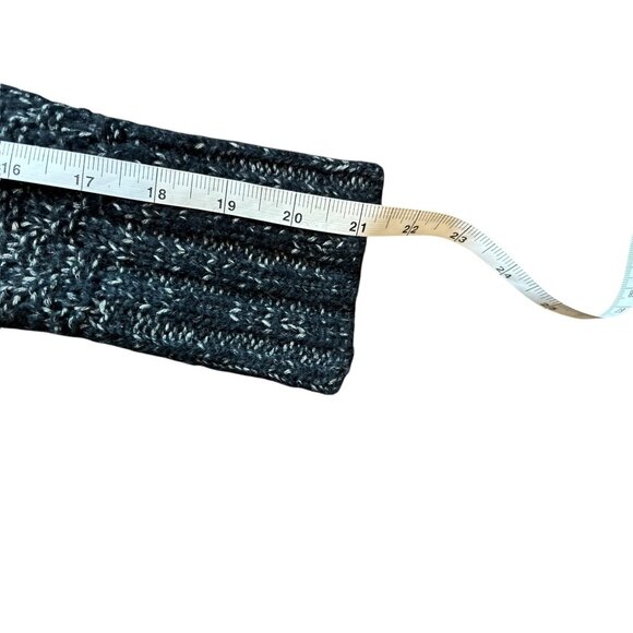 Victoria Secret Women's Black Speckled White Knitted Sweater - Picture 6 of 9